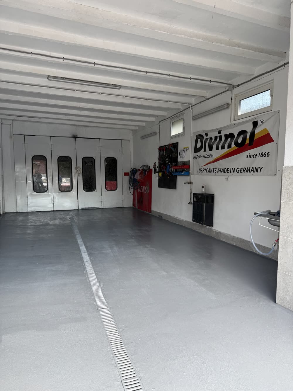 Cabina de vopsitorie Neliv din Sibiu